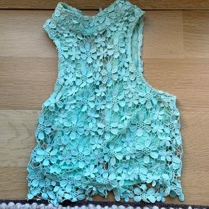 Crop top going out top